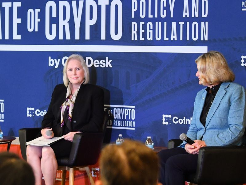 U.S. Senators Lummis, Gillibrand Take on Stablecoin Legislation With New Bill