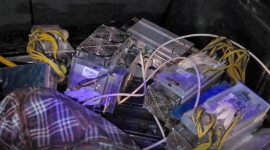 В Иркутской области задержали похитителей майнингового оборудования