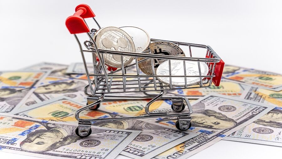 Не биткоином единым: какие альткоины чаще всего скупают крупные компании