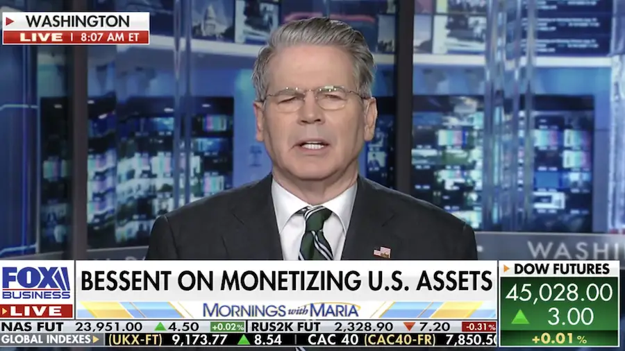 Скотт Бессент: Власти США не будут покупать биткоины