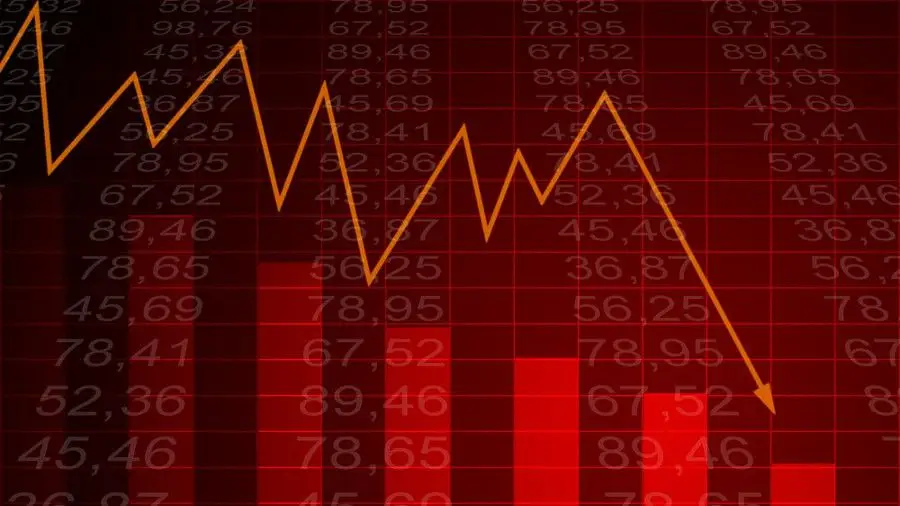 Киты продают и политики не помогают: чем обернется обвал крипторынка