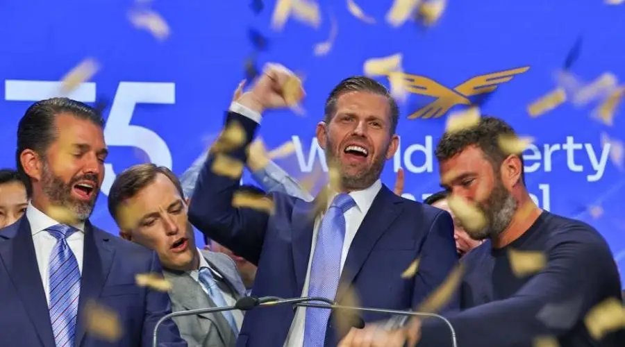 Купившая 1,5 млрд токенов Трампа компания уволила топ-менеджеров