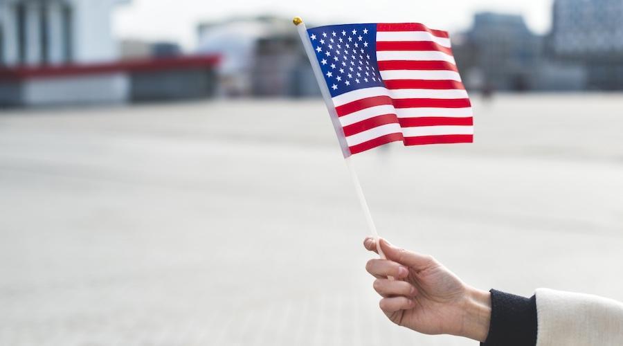 Американских чиновников заподозрили в лоббировании криптобизнеса Трампа